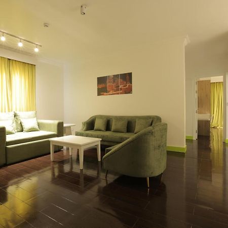Super 8 Hotel Al Riyadh By Wyndham מראה חיצוני תמונה